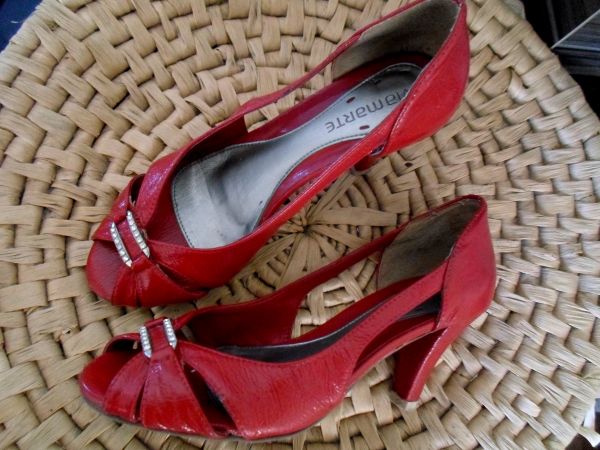 Sapato vermelho - Via Marte